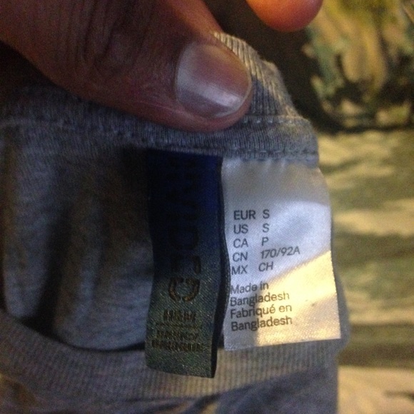 Grey t shirt - Picture 2 of 3